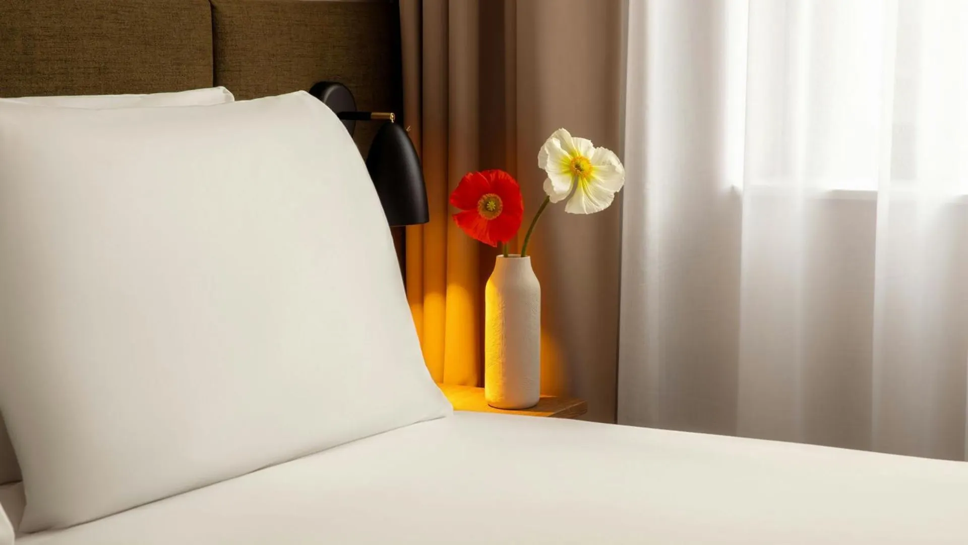 Middelland Hotel, Sonder By Marriott Bonvoy Hotel Rotterdam